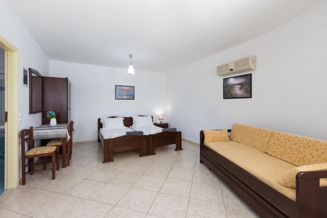 Fársa Alicia Studios מראה חיצוני תמונה