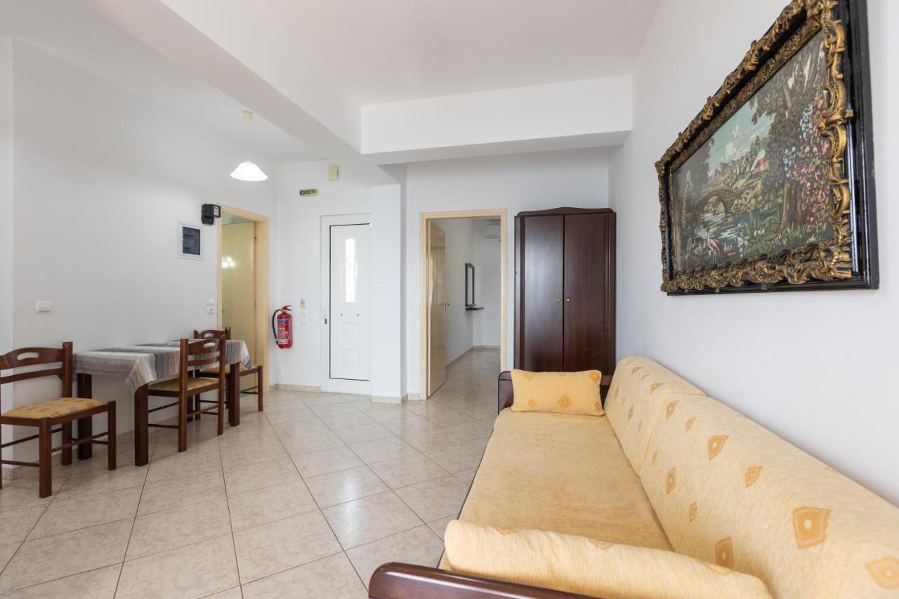 Fársa Alicia Studios מראה חיצוני תמונה