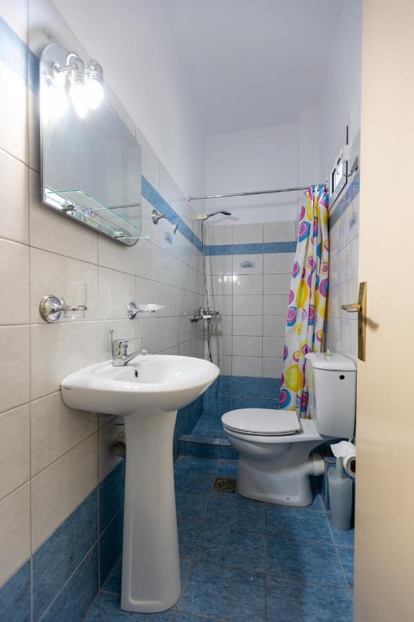 Fársa Alicia Studios מראה חיצוני תמונה