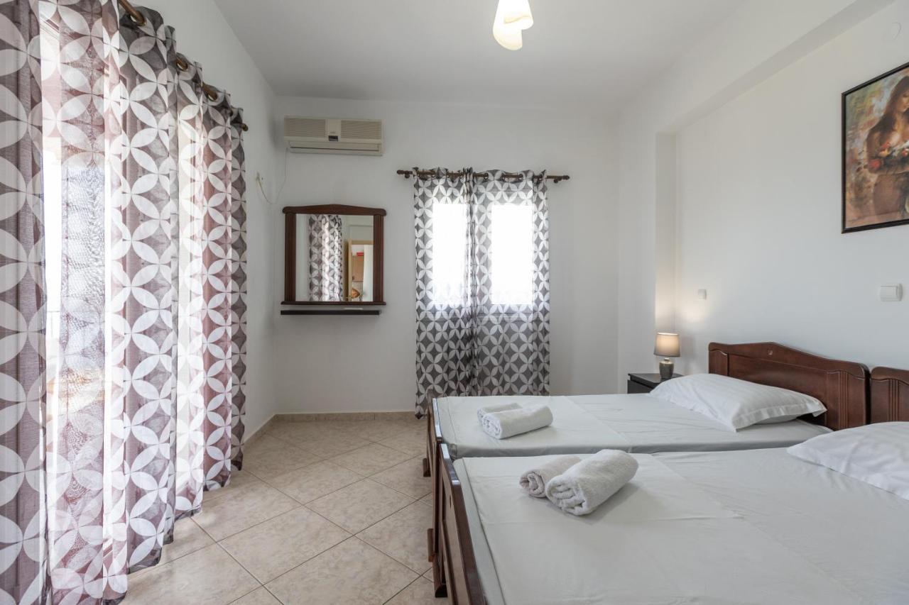 Fársa Alicia Studios מראה חיצוני תמונה