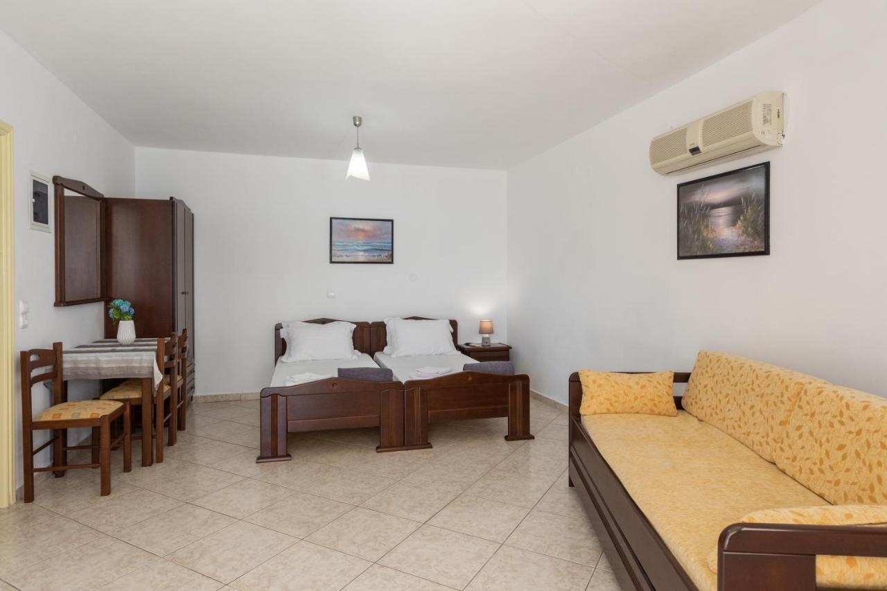 Fársa Alicia Studios מראה חיצוני תמונה