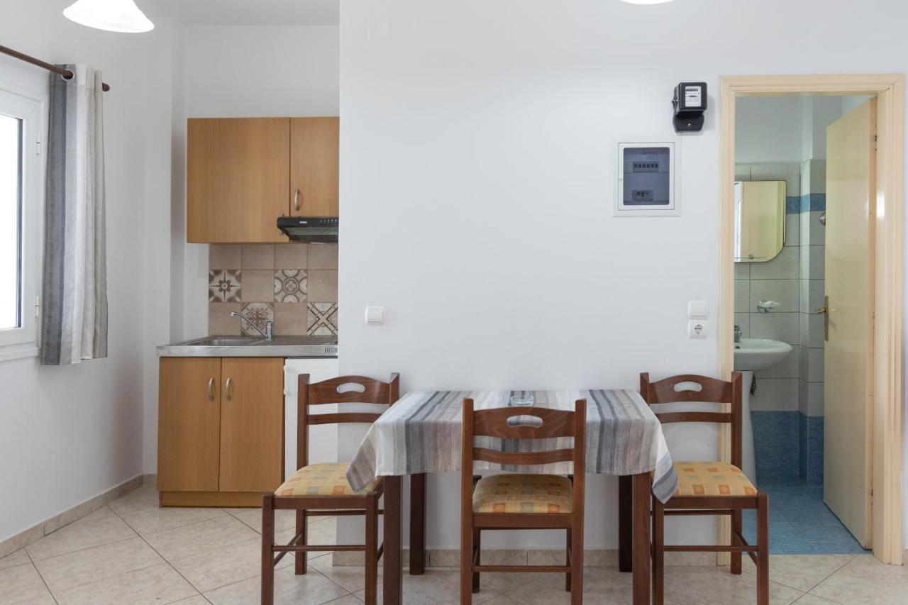 Fársa Alicia Studios מראה חיצוני תמונה