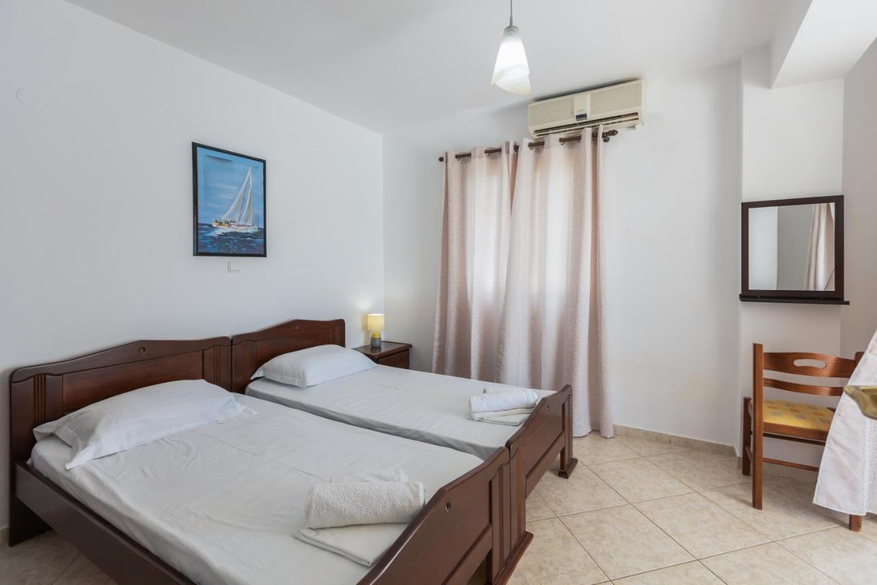 Fársa Alicia Studios מראה חיצוני תמונה