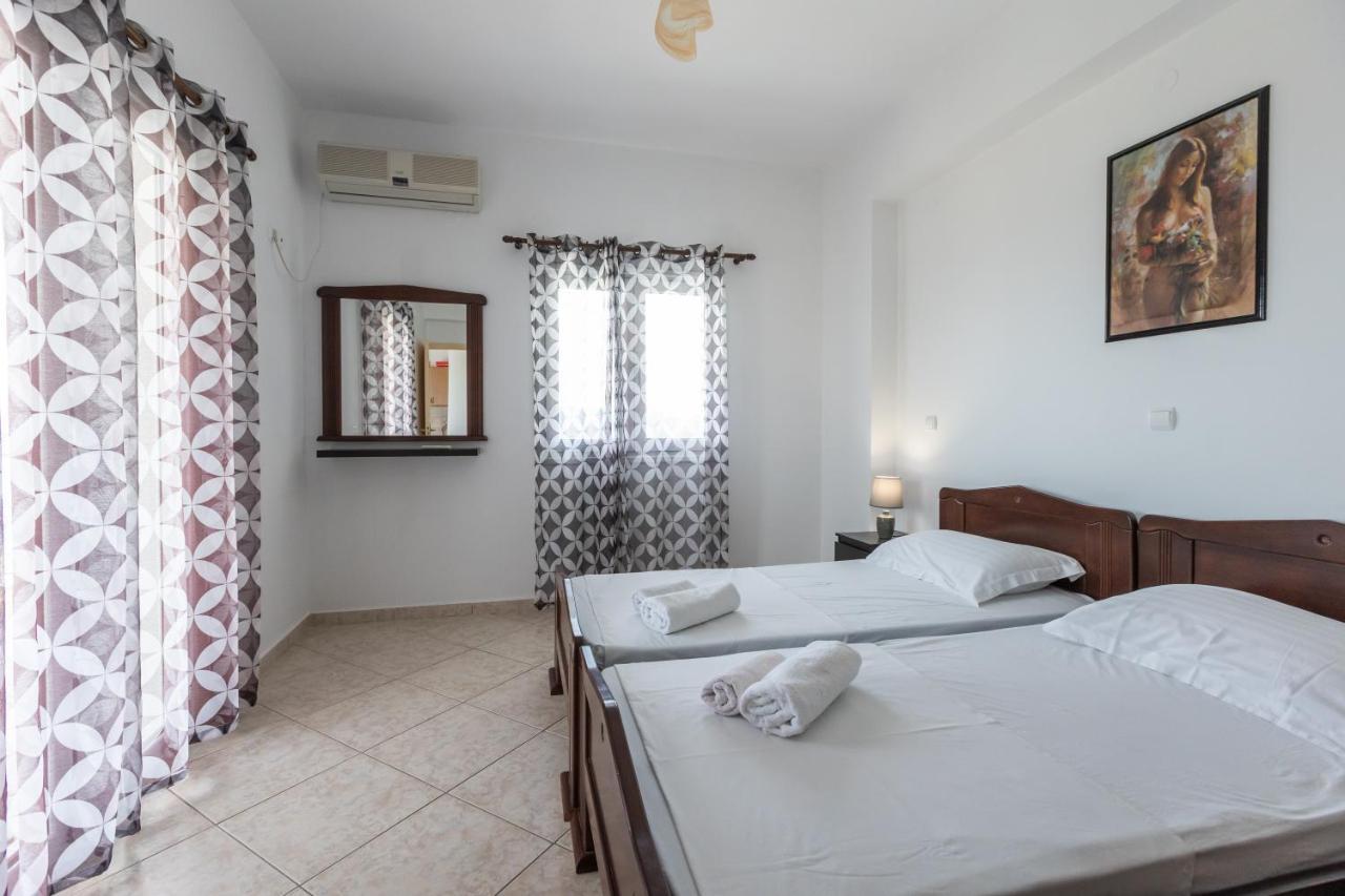 Fársa Alicia Studios מראה חיצוני תמונה